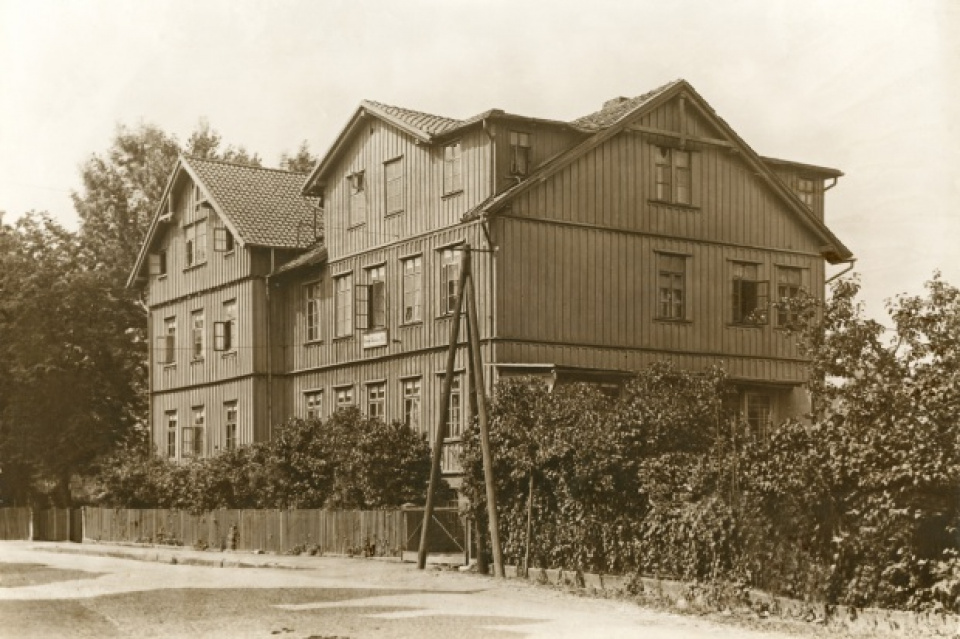 Das Alma-Louisenstift 1911