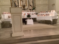 Altarraum mit Bildern der Verstorbenen St. Martini Kirche 2021